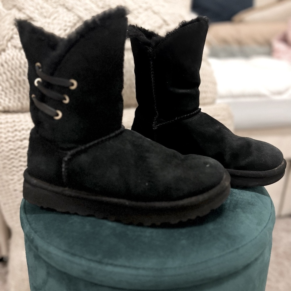 Black Uggs-trendy